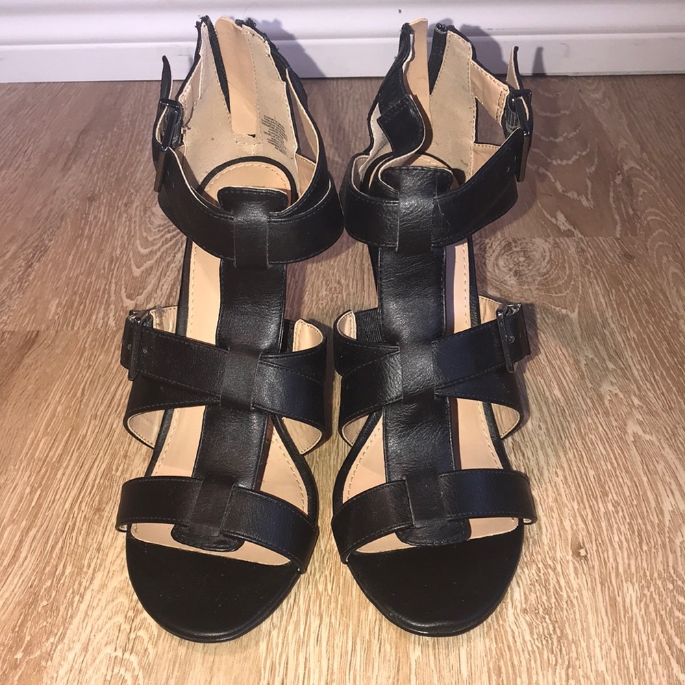 Wedge black sandals